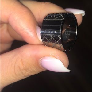 Gucci ring